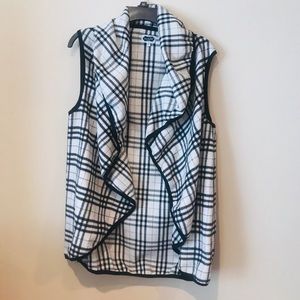 MudPie Vest, One Size, Black/Cream